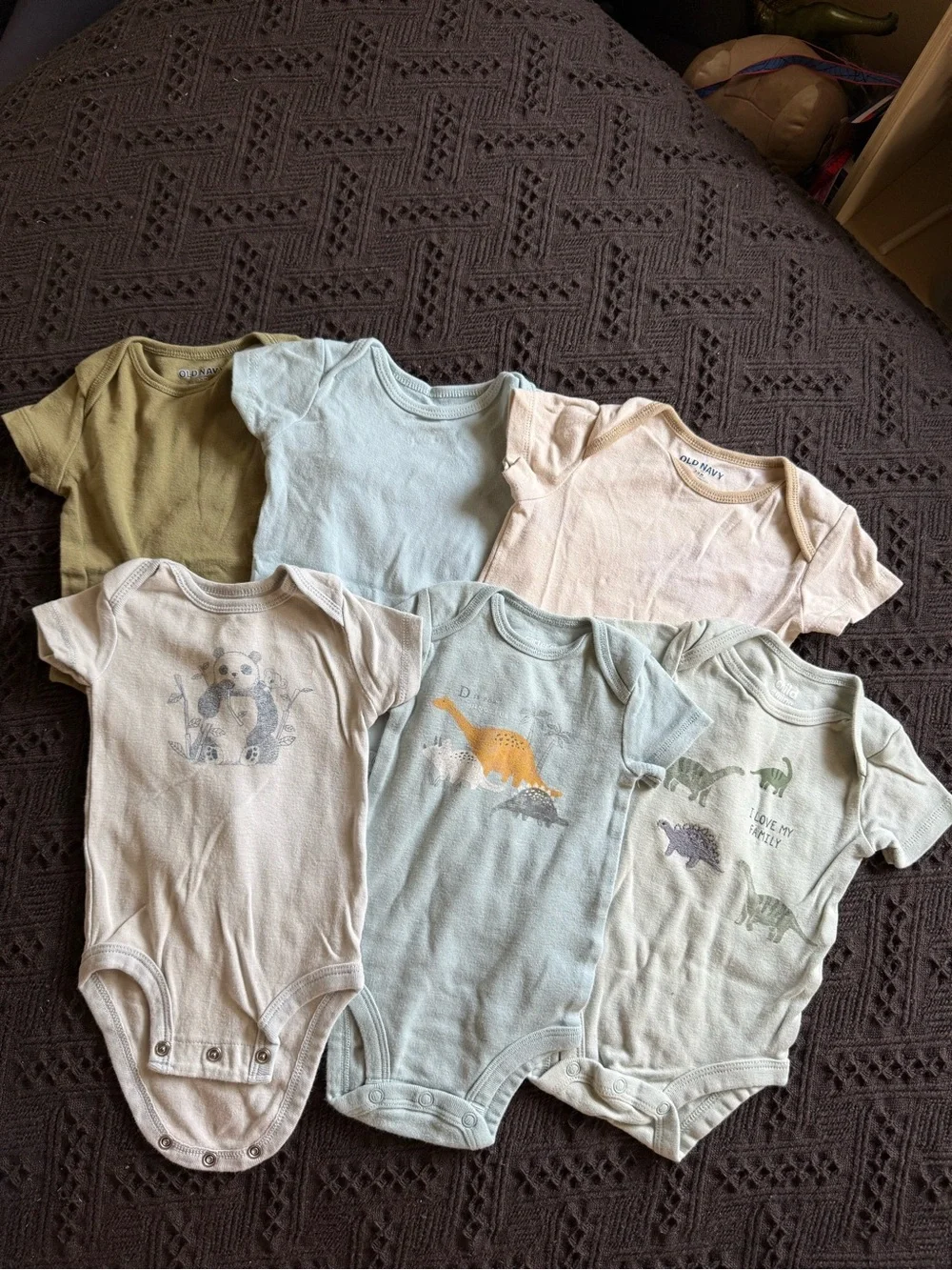 36PC SIZE 0-3M/NB/6M Bodysuits & Shorts